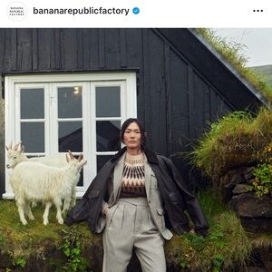 NWT Banana Republic genuine leather jacket size L.